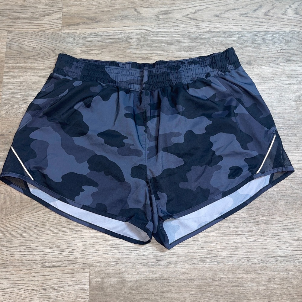 All In Motion Womens XL Camo Running Shorts Built In Liner Side Mesh Pocket Gray